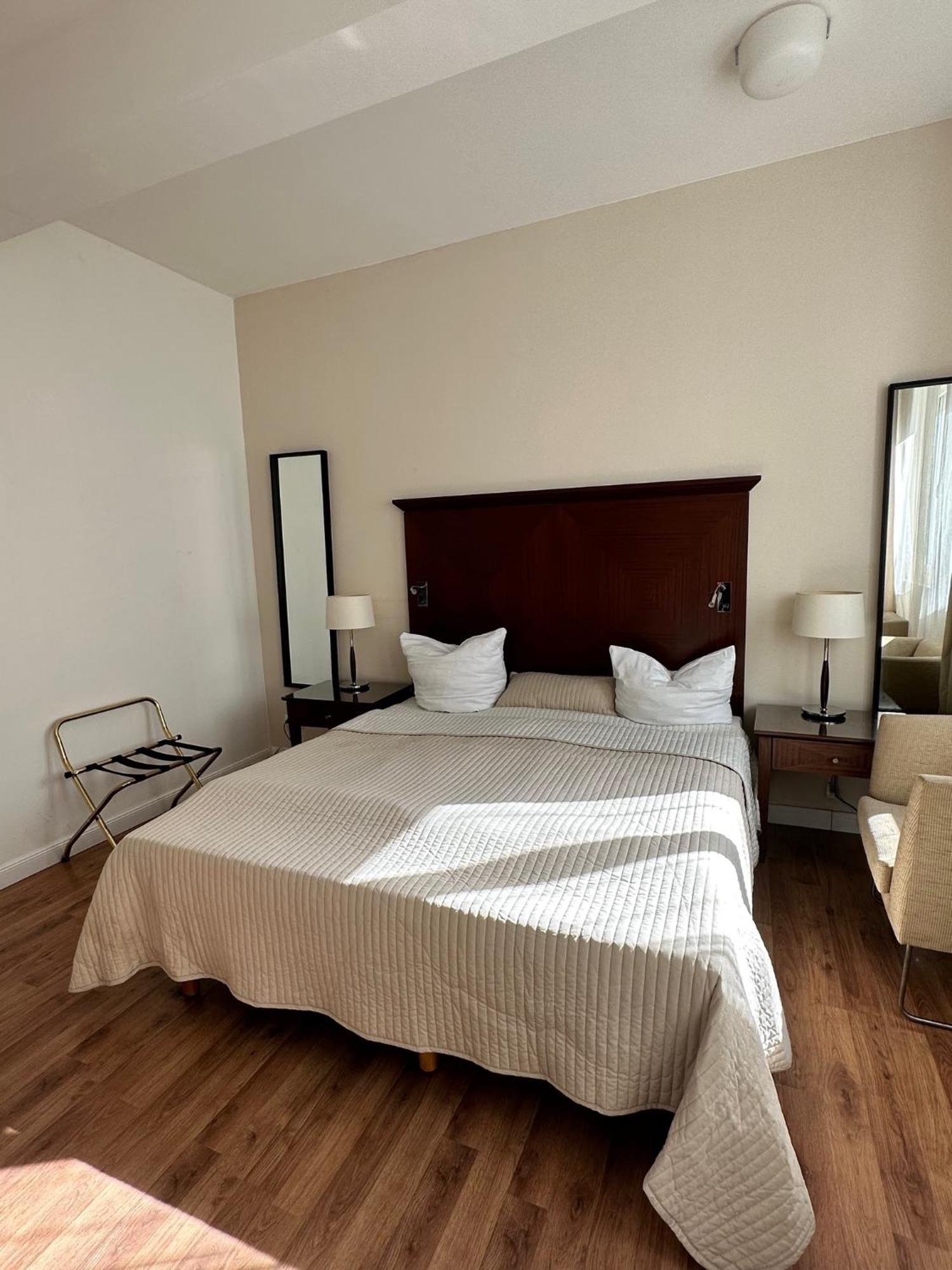 Park Apart Hotel Gatower Str. Берлин Екстериор снимка